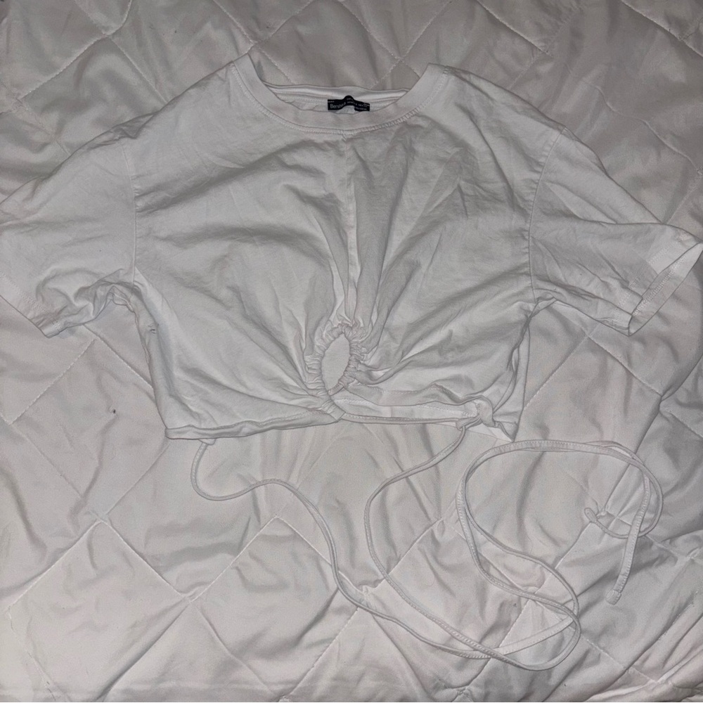 White crop top t shirt